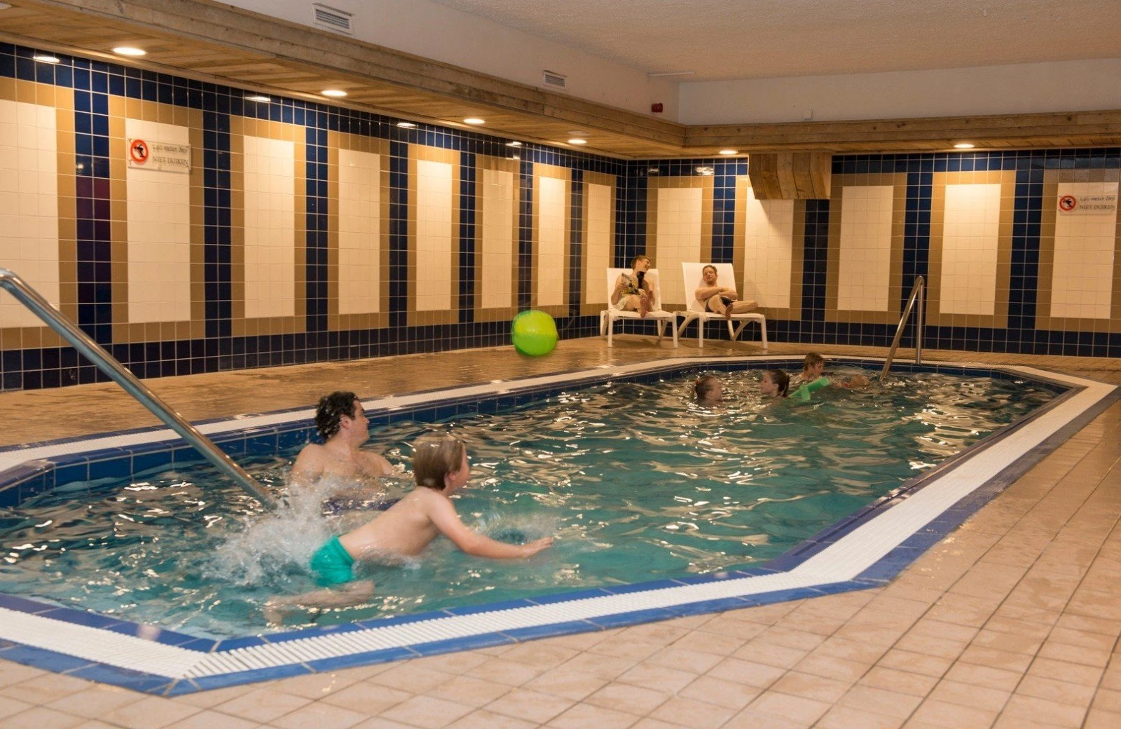 Vlieland zwembad appartement